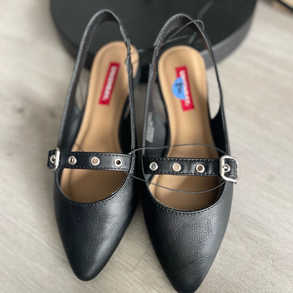 Unionbay black flat shoes
